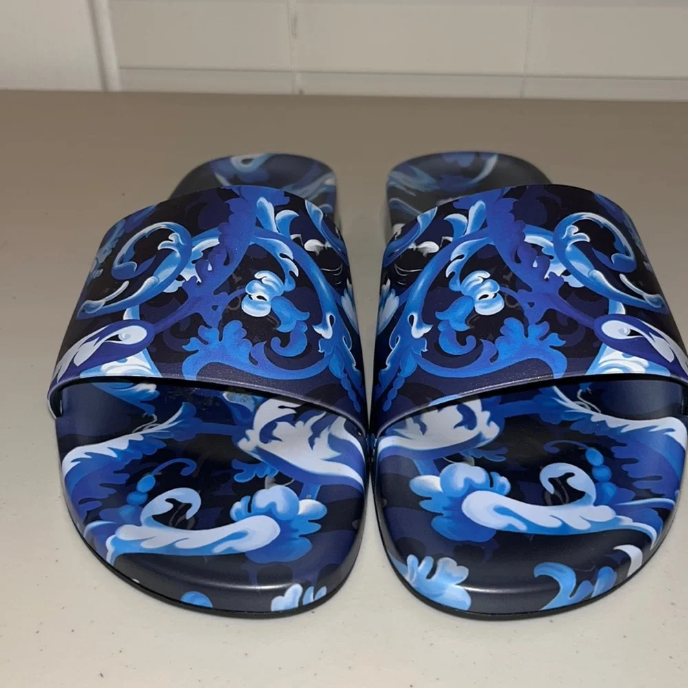 Versace slides